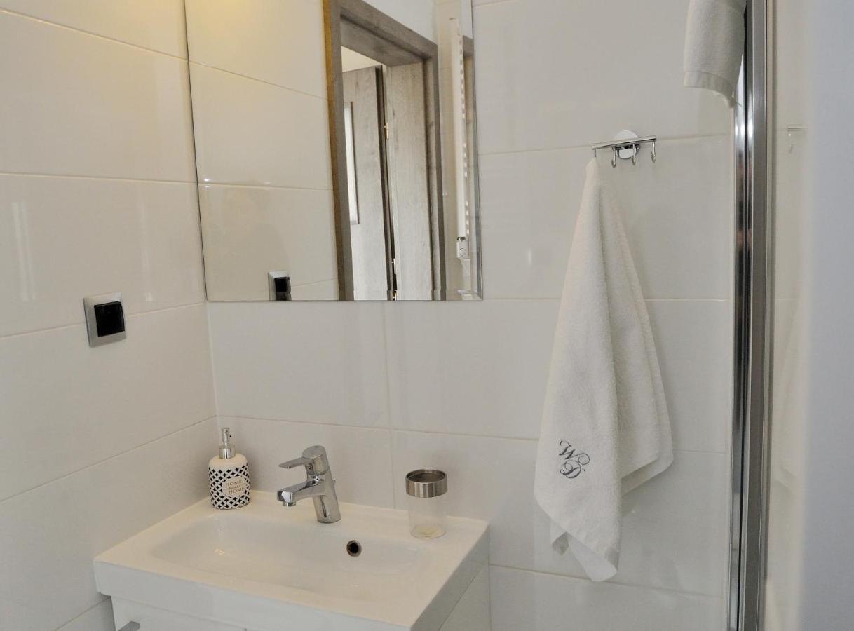 Willa Dobrylko II -Apartamenty Rewa Zimmer foto